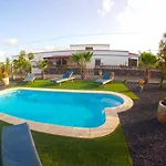 150m2 Wifi Fibre Piscine Bbq Parking Вилла